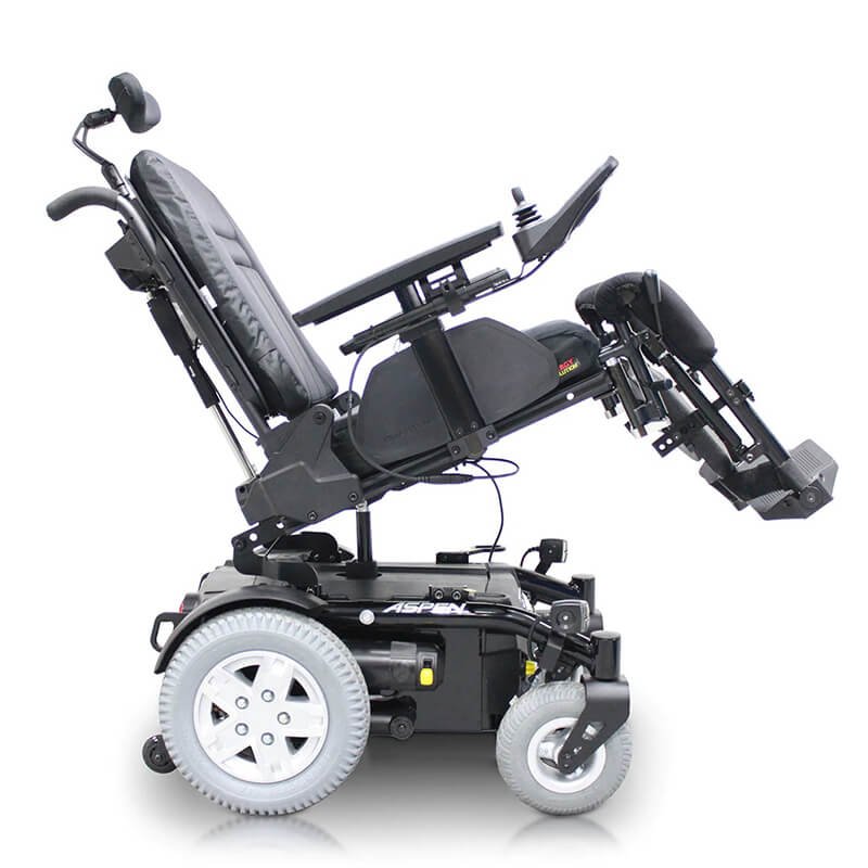 Quantum Rehab Aspen Rear-Wheel Drive Power Wheelchair - Image 2