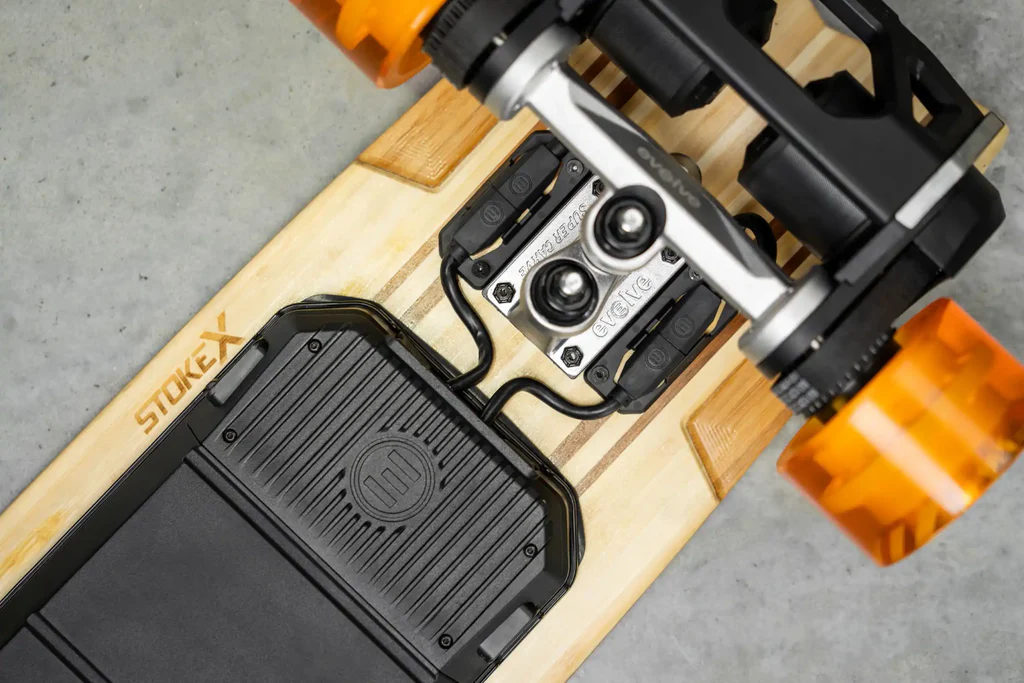 Stoke X Compact Electric Shortboard Dual 3000W, Samsung 50S - Image 3