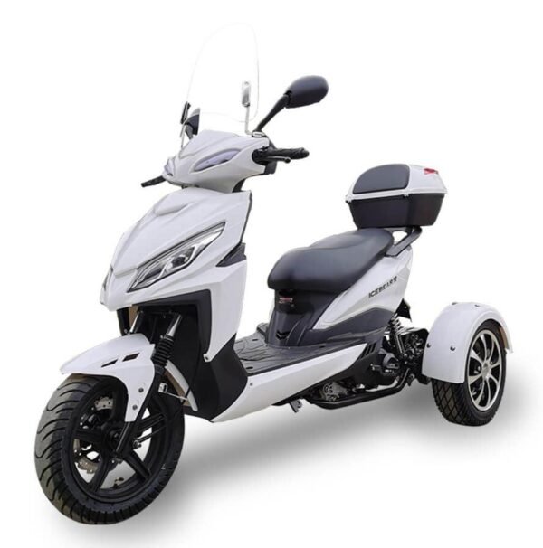Mojo 150cc Street Trike, Automatic, Disc Brakes, Aluminum Wheels, Trunk and Windshield Included - Metallic Blue