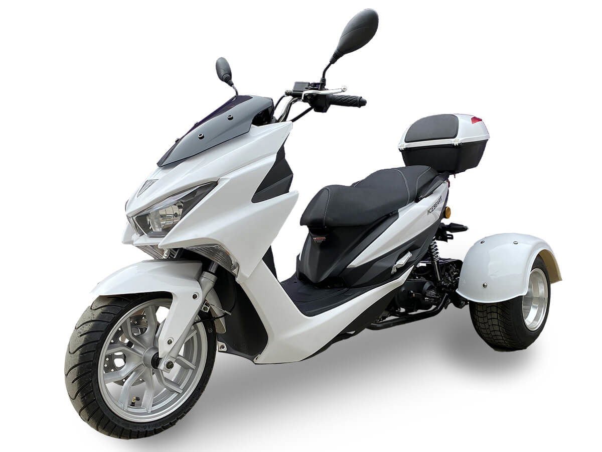 Trifecta 150cc Street Trike, Automatic, Disc Brakes, Aluminum Wheels, Trunk and Windshield Included - Metallic Blue